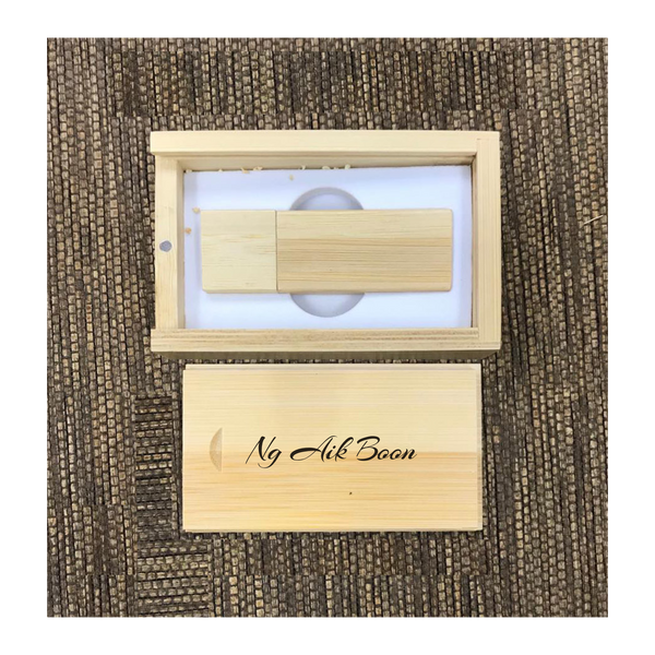 Custom Bamboo thumb drive set 01