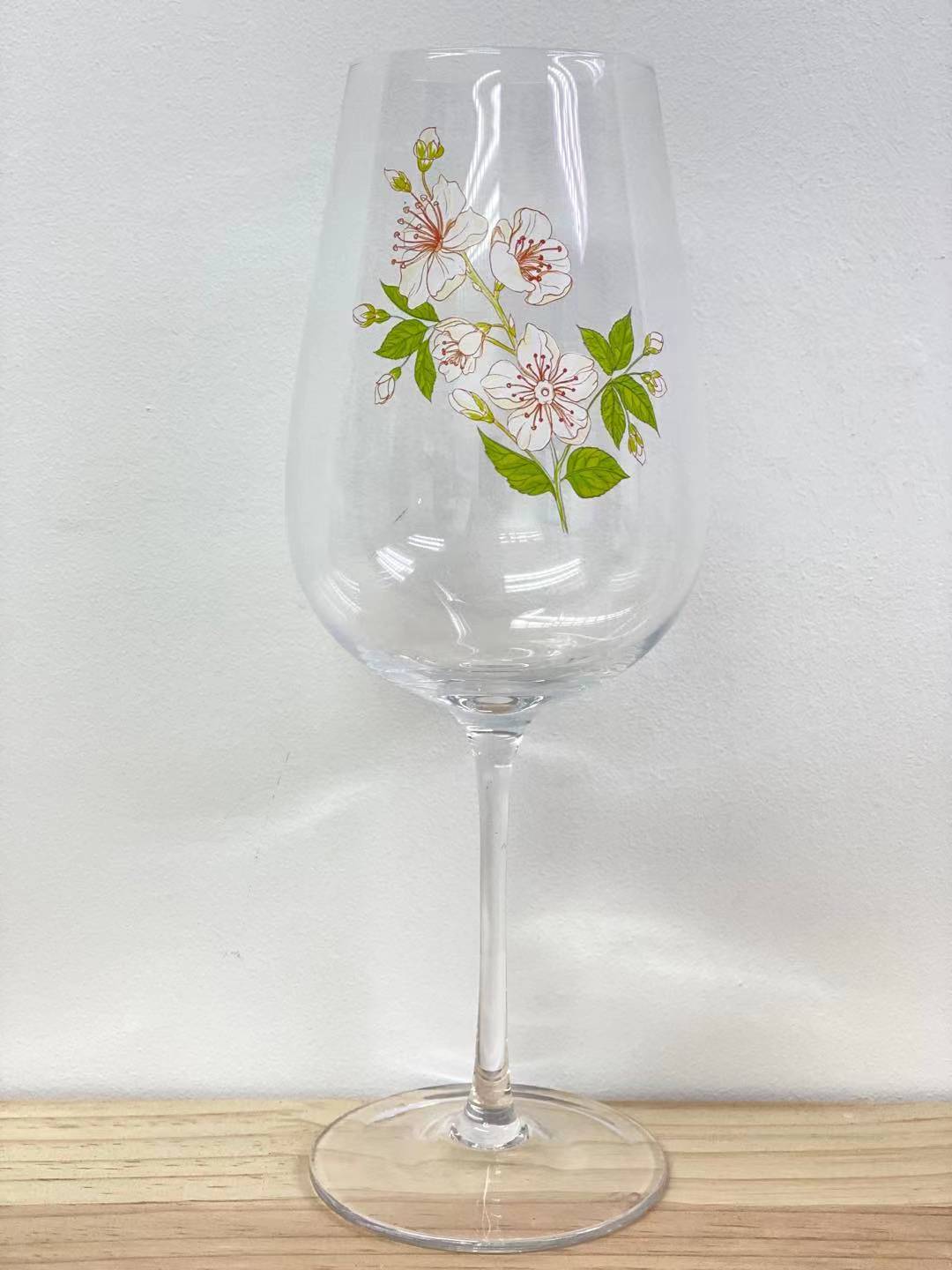 Engraved wine glass Singapore - Custom wine glass supplier offering personalised wine glass printing for vineyards, restaurants and luxury branding
